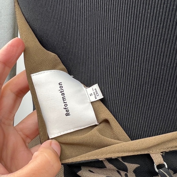 Reformation size small NWT Izelle Dress Soana
Floral Black and Brown Dress maxi - Picture 7 of 9